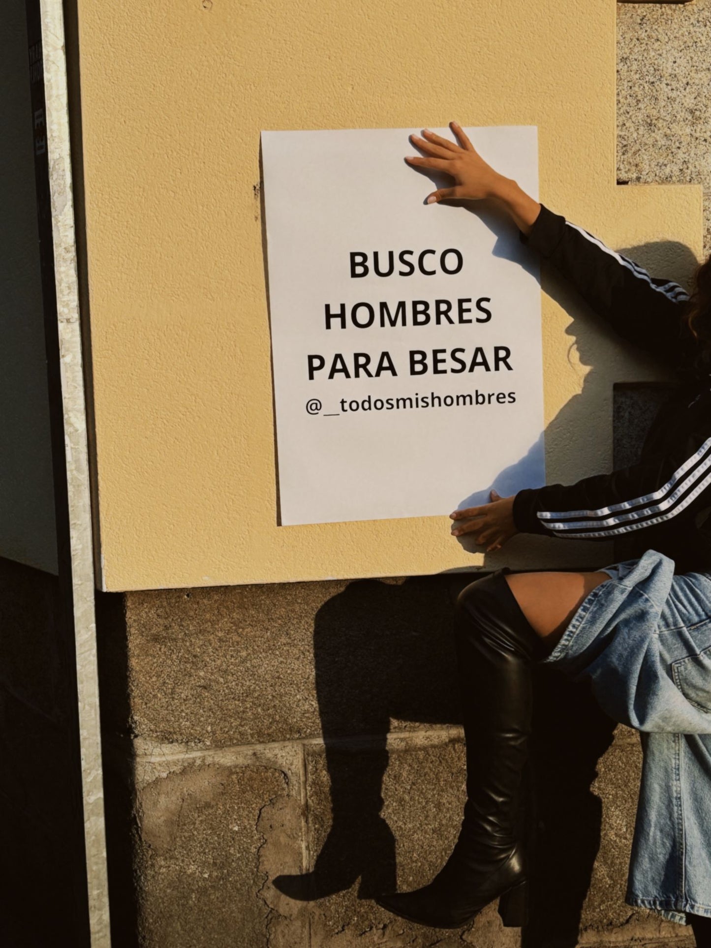 POSTER BUSCO HOMBRES PARA BESAR