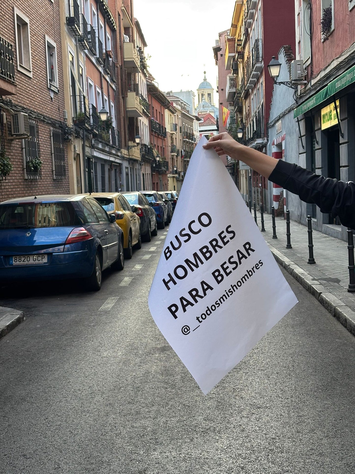 POSTER BUSCO HOMBRES PARA BESAR